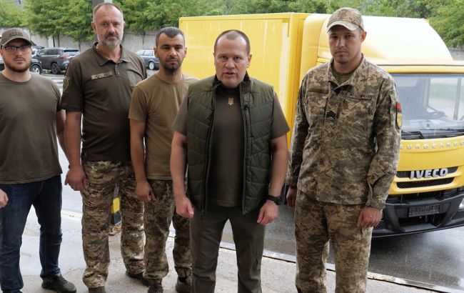 Палатний заявив, що Українська команда передала 28 бригаді потужну вантажівку з гідробортом 1