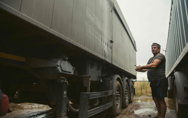 Вантажівки зможуть їхати на території Одеської та Миколаївської областей у комендантську годину 1