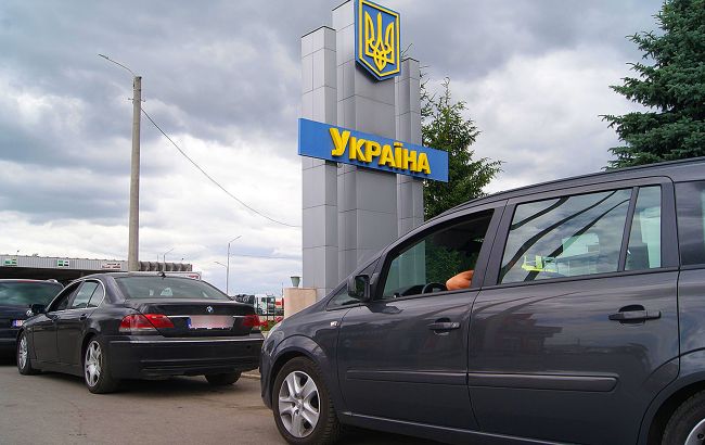 Виїзд чоловіків 18-22 років обмежено - що відомо про відмови на кордоні 1