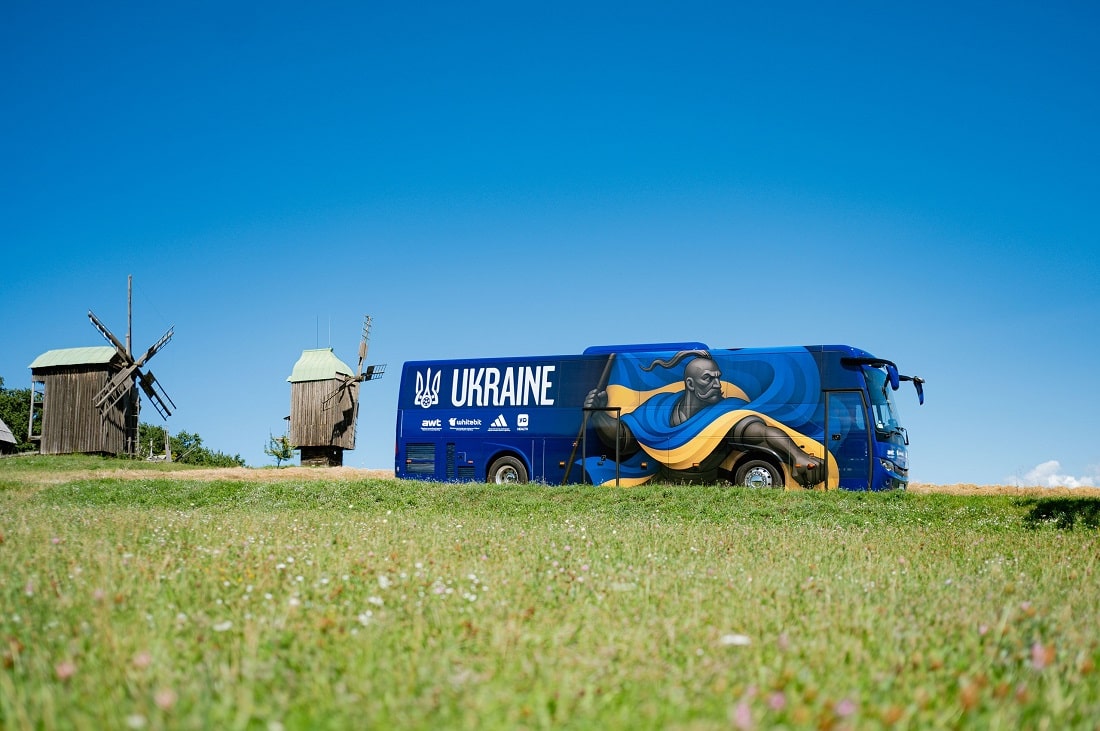 Збірна України перед стартом ЧС 2026 отримала унікальний автобус, фото та відео 7
