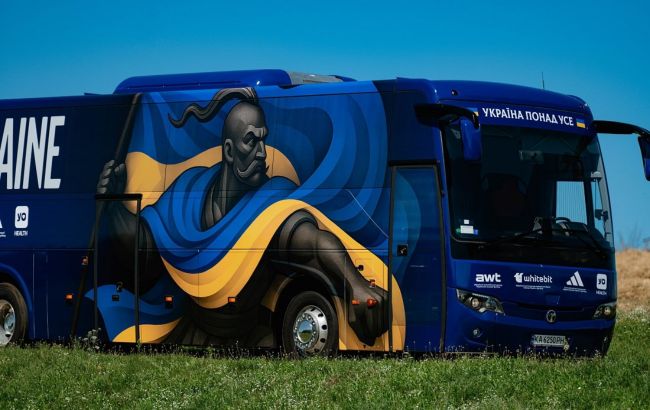 Збірна України перед стартом ЧС 2026 отримала унікальний автобус, фото та відео 6