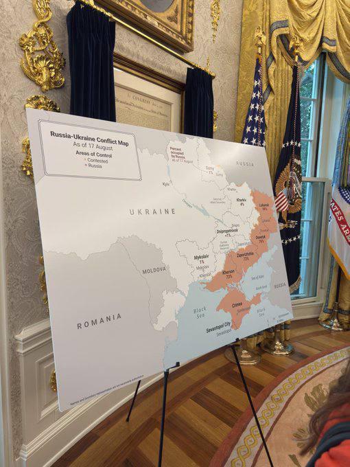 Зустріч Трампа та Зеленського - у Білому домі на початку зпереговорів встановили велику карту України 2