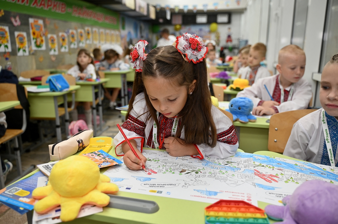 1 вересня починається 2025-2026 навчальний рік - на учнів чекають дистанційка, підземні укриття, нові предмети та реформа старшої школи 1 вересня починається 2025-2026 навчальний рік - на учнів чекають дистанційка, підземні укриття, нові предмети та реформа старшої школи 2