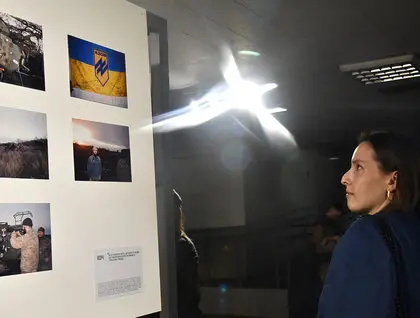 Фотовиставка «Калібр 120х35 мм» - бійці «Азову» показали фронтове життя у фотографіях - фото Фотовиставка «Калібр 120х35 мм» - бійці «Азову» показали фронтове життя у фотографіях - фото 36