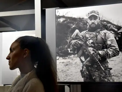 Фотовиставка «Калібр 120х35 мм» - бійці «Азову» показали фронтове життя у фотографіях - фото Фотовиставка «Калібр 120х35 мм» - бійці «Азову» показали фронтове життя у фотографіях - фото 40