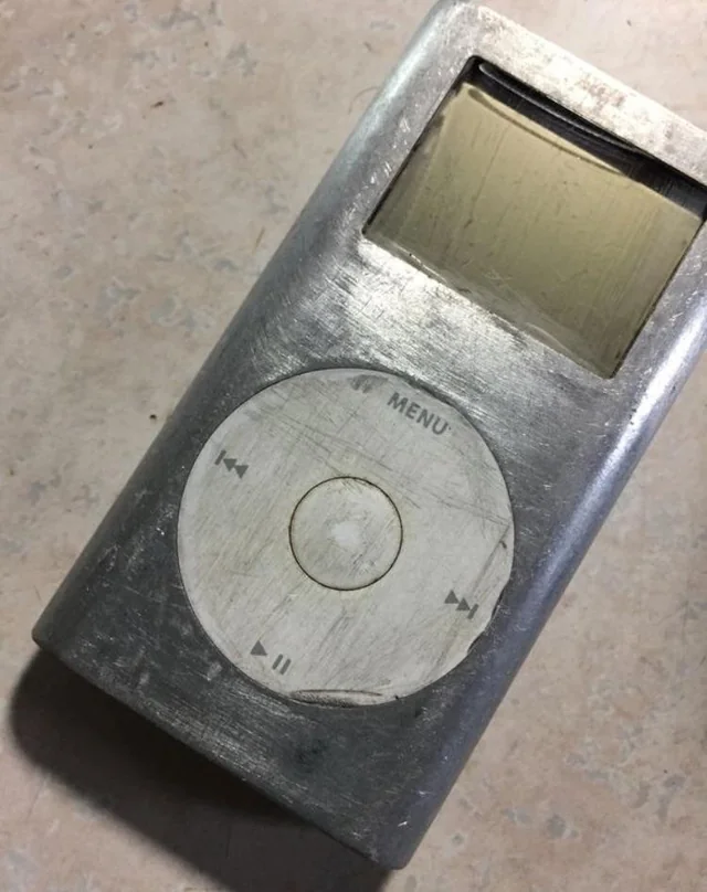 iPhone 17 покривається подряпинами - чому так відбувається, причини 2