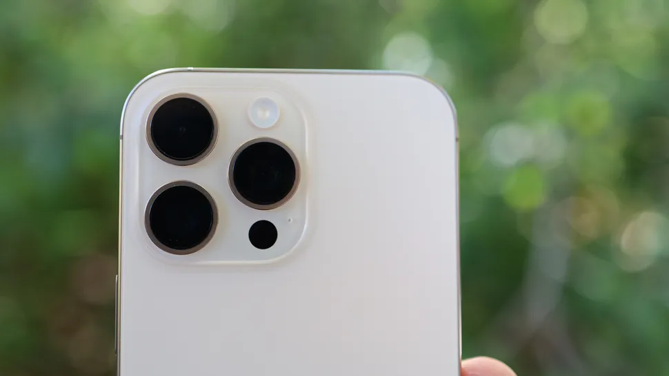 iPhone 17 Pro Max або Galaxy S25 Ultra - порівняння телефонів 2