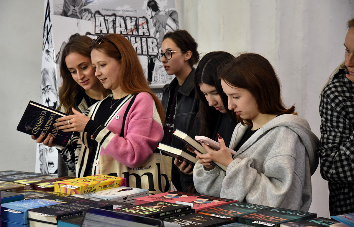 Книжкова країна - у столиці презентували понад 100 видавництв і 400 подій на ВДНГ - фото 45