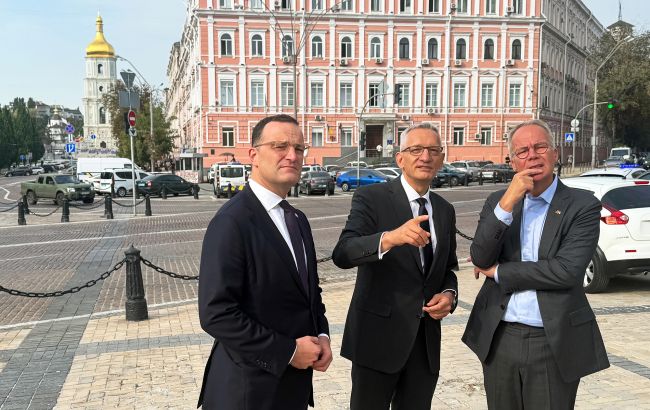 Лідери Бундестагу прибули до Києва Лідери Бундестагу прибули до Києва 1