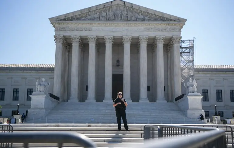 Міграційна політика у США - Верховний суд дозволив рейди проти людей з іншим кольором шкіри та мовою 1