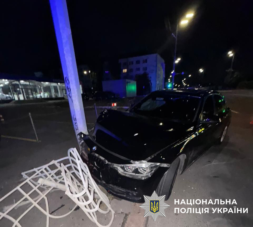 Поліція Києва затримала працівника автомийки, який викрав BMW і спричинив ДТП 6