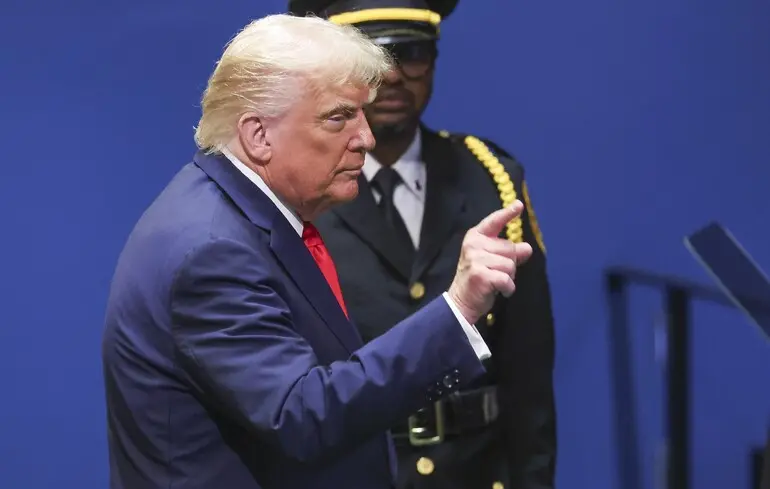 Проблеми Трампа в ООН - Президент США відреагував на зламаний ескалатор і телесуфлер 1