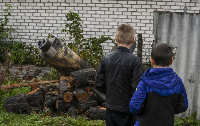 Школярів у Донецьку змушують працювати на росіян - ЦНС 1