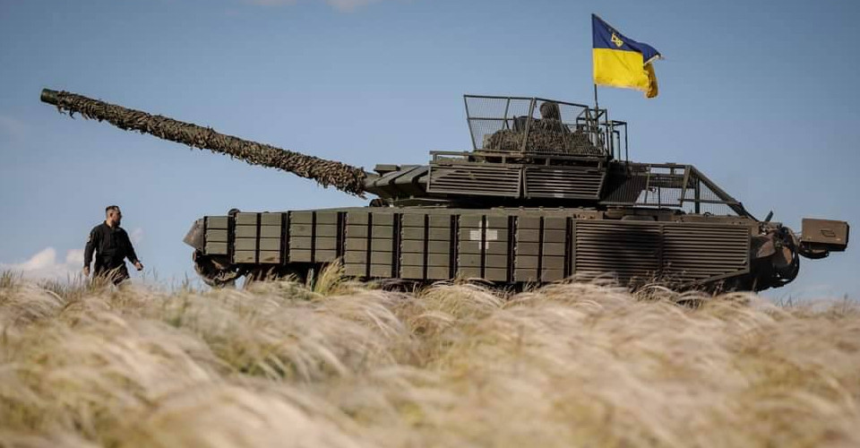 Україна продовжує воювати в борг, - економіст Пендзин 1