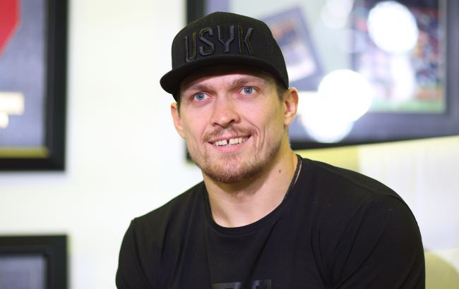 Усик дав прогноз на бій Альварес Кроуфорд за титул абсолютного чемпіона 4