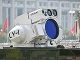 Військовий парад у Пекіні - Яке новітнє озброєння показав лідер Китаю - фото - відео Військовий парад у Пекіні - Яке новітнє озброєння показав лідер Китаю - фото - відео 59