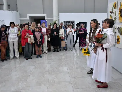 Виставка «Між світами» у Києві - музей Шевченка представив 187 робіт сучасних митців - фото 11
