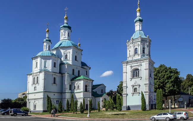 Ворожий дрон РФ пошкодив Свято-Воскресенський собор у центрі Сум - обстріл сьогодні, фото 7