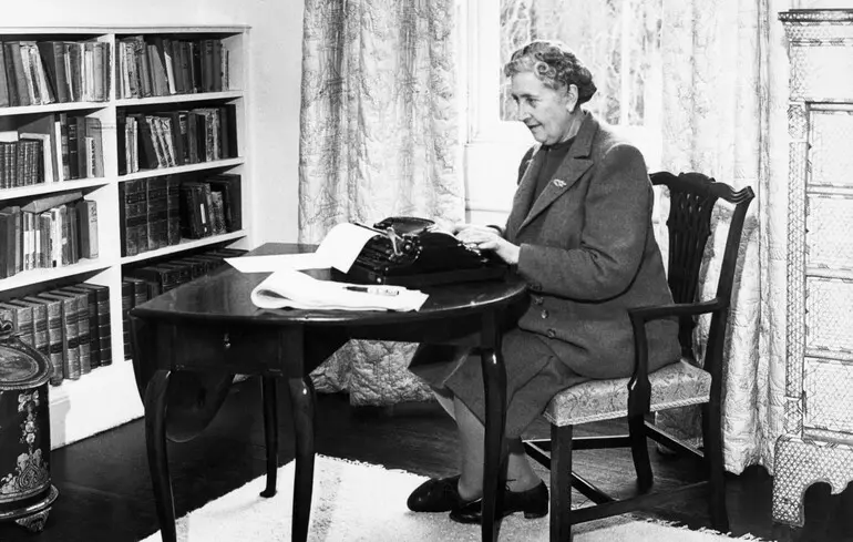 Агата Крісті - знайшли перший опублікований вірш письменниці - йому 120 років Агата Крісті - знайшли перший опублікований вірш письменниці - йому 120 років 1