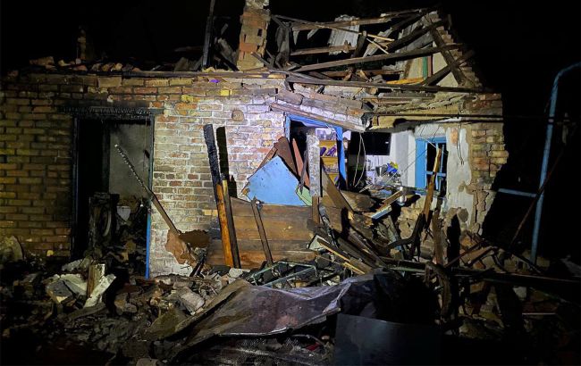 Атака на Україну 10 жовтня - у Запоріжжі загинув 7-річний хлопчик, його батьки травмовані Атака на Україну 10 жовтня - у Запоріжжі загинув 7-річний хлопчик, його батьки травмовані 1