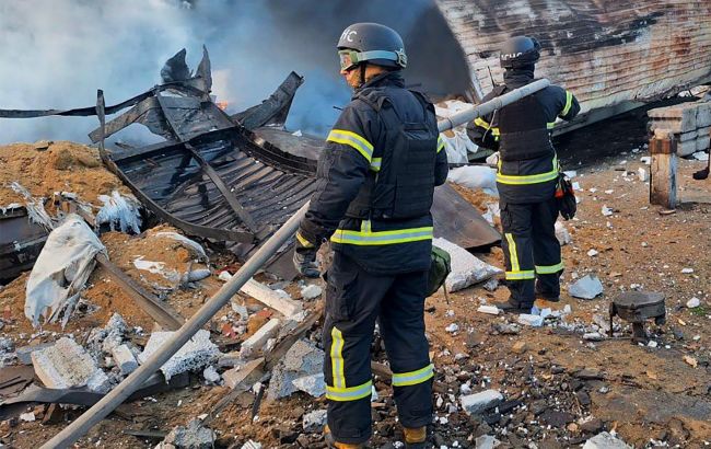 Атака на Україну 30 жовтня - у Дніпрі постраждав інфраструктурний об'єкт Атака на Україну 30 жовтня - у Дніпрі постраждав інфраструктурний об'єкт 1