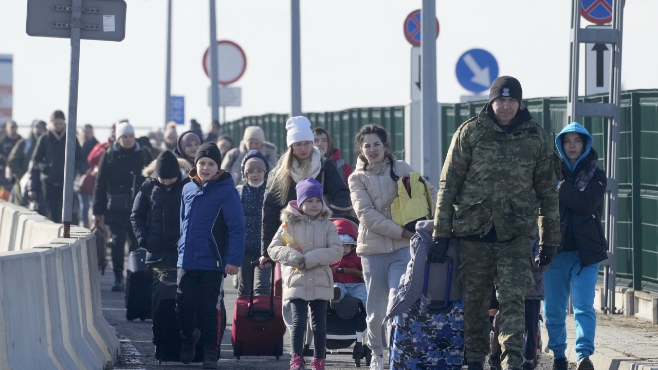 Демограф назвав категорії населення, які найбільше виїхали з України 2