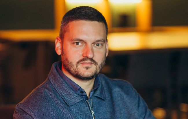 Дмитро Слинько став новим депутатом від Слуги народу замість Анни Колісник Дмитро Слинько став новим депутатом від Слуги народу замість Анни Колісник 1