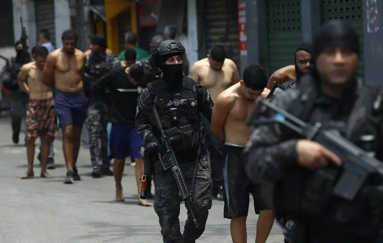 Кривава спецоперація  у Бразилії - загинули кількадесят людей Кривава спецоперація у Бразилії - загинули кількадесят людей 1