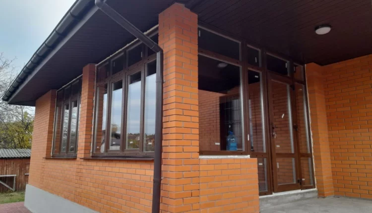 Ламіновані ПВХ-вікна: колір, текстури, догляд і стійкість до УФ 2 Ламіновані ПВХ-вікна: колір, текстури, догляд і стійкість до УФ 1