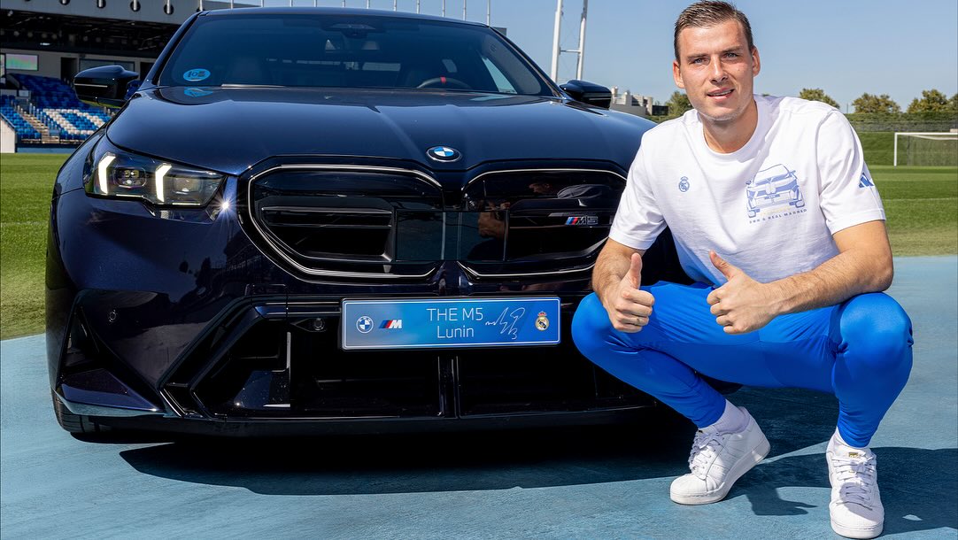 Лунін та зірки Реала отримали BMW - хто які моделі обрав, фото та відео 2