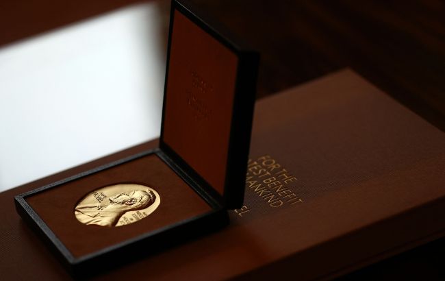 Нобелівський лауреат Фред Рамсделл не знає про перемогу, бо подорожує в горах Айдахо 1