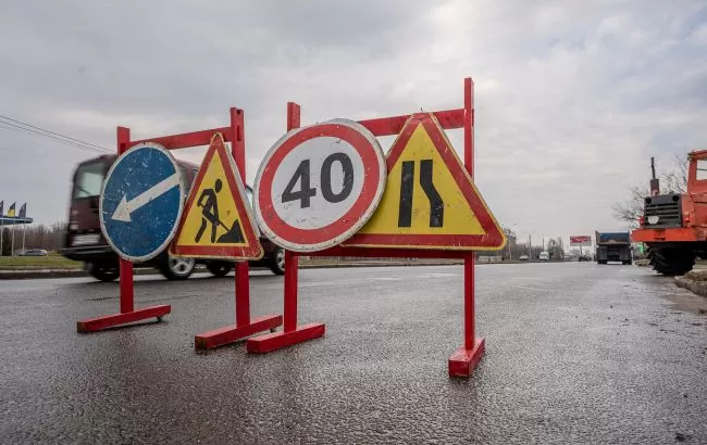 Обмеження руху у Києві 21 жовтня - триває ремонт доріг на вул. Оноре де Бальзака, вул. Юрія Іллєнка та на бульварі Лесі Українки 5