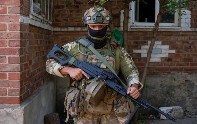Оформлення документів іноземцям і особам без громадянства які захищають Україну спростили - МВС 4