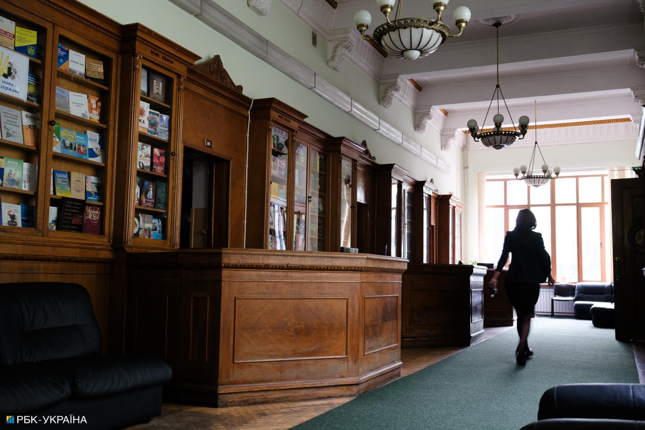 Олег Сербін в інтерв'ю РБК-Україна про роботу бібліотек і російськомовні книги Олег Сербін в інтерв'ю РБК-Україна про роботу бібліотек і російськомовні книги 46