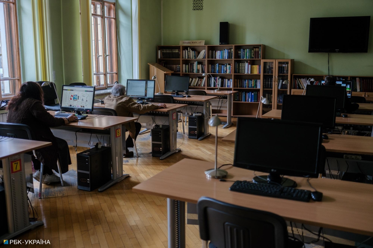 Олег Сербін в інтерв'ю РБК-Україна про роботу бібліотек і російськомовні книги Олег Сербін в інтерв'ю РБК-Україна про роботу бібліотек і російськомовні книги 48