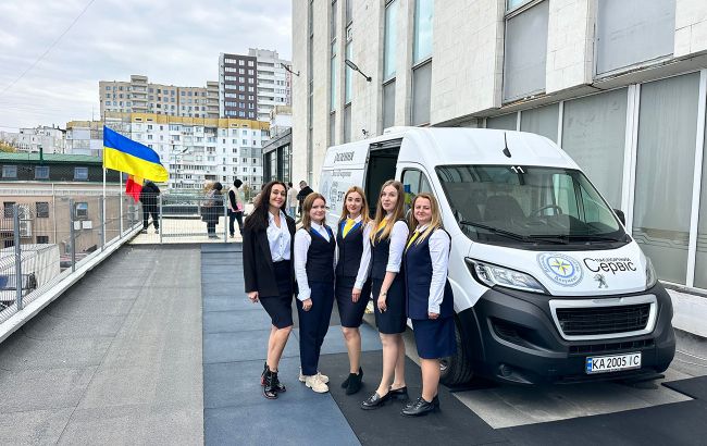 Паспортний сервіс від ДП Документ для українців запрацював у Кишиневі в Молдові - адреса, графік 1