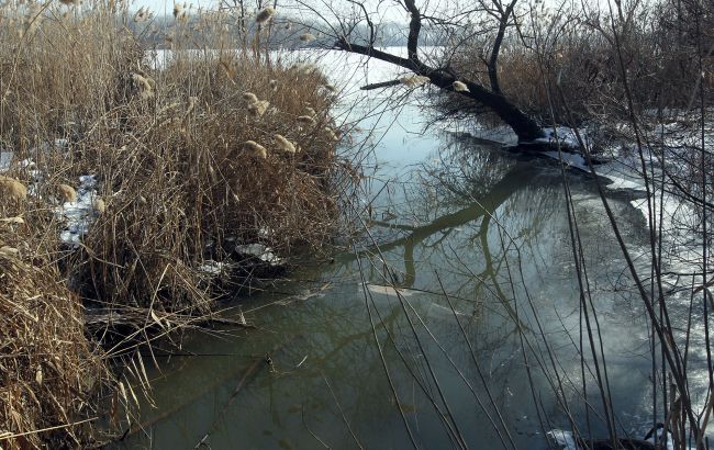 Перший лід на річках басейну Дніпра і водосховищах можливий у 2025 році - коли замерзають водойми Перший лід на річках басейну Дніпра і водосховищах можливий у 2025 році - коли замерзають водойми 3