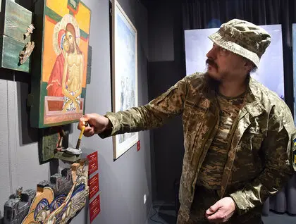«Позивний: Художник» - київські митці показали війну в артоб’єктах - фото 31