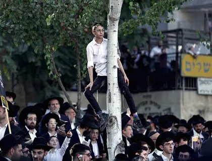 Протести в Ізраїлі - євреї вийшли на мітинг проти мобілізації Протести в Ізраїлі - євреї вийшли на мітинг проти мобілізації 1