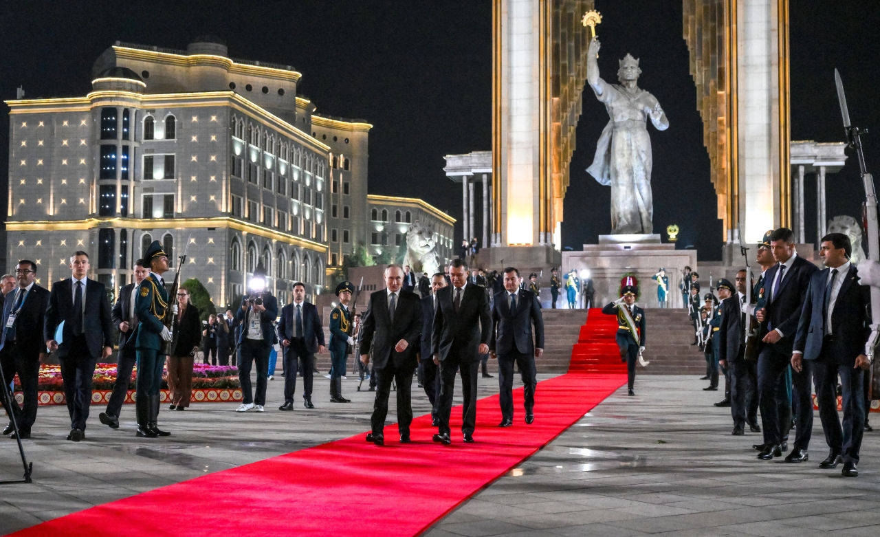 Путін прибув до Таджикистану попри ордер МКС 5
