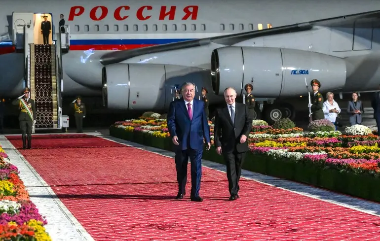 Путін прибув до Таджикистану попри ордер МКС 4