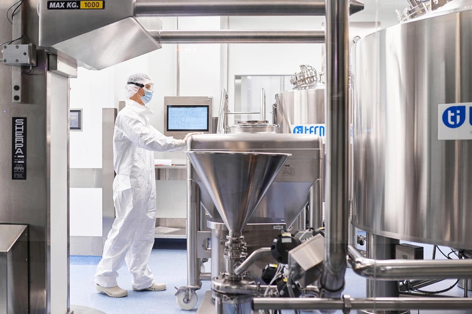 Розвиток, інновації, турбота: компанія Farmak відзначає 100-річний ювілей 2