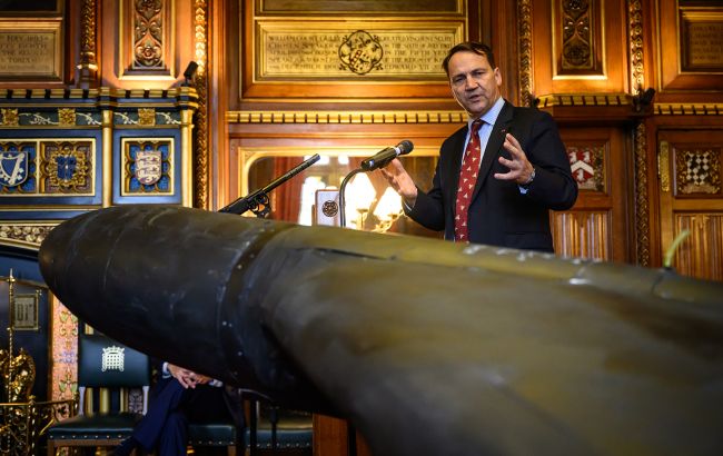 Шахед у парламенті Британії показав Сікорський - з'явилися фото 1