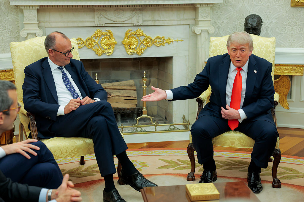 США виключили німецький підрозділ Роснефті з-під дії санкцій Трампа проти Росії США виключили німецький підрозділ Роснефті з-під дії санкцій Трампа проти Росії 1