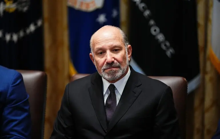 Тарифи Трампа - ЄС запросив міністра торгівлі США на переговори Тарифи Трампа - ЄС запросив міністра торгівлі США на переговори 1