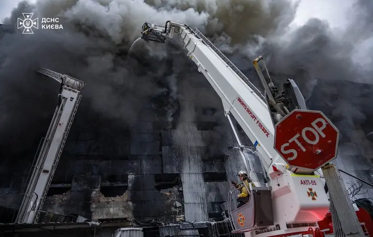 У Києві  згорів склад ліків компанії Оптіма-фарм – чи буде дефіцит ліків – новини України У Києві  згорів склад ліків компанії Оптіма-фарм – чи буде дефіцит ліків – новини України 1