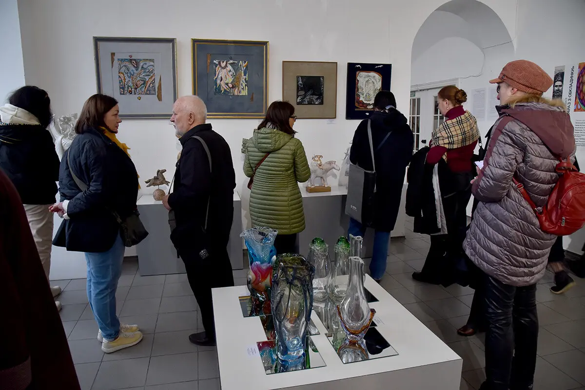 У київському Будинку художника відкрилася ювілейна виставка Сучасне мистецтво вогню 47