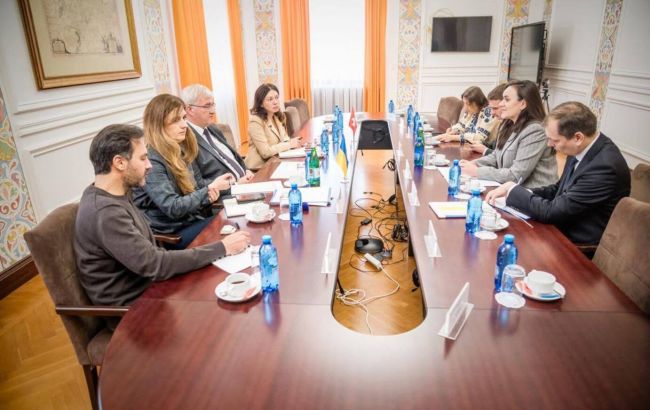 Україна повернула з Австралії археологічні артефакти 1