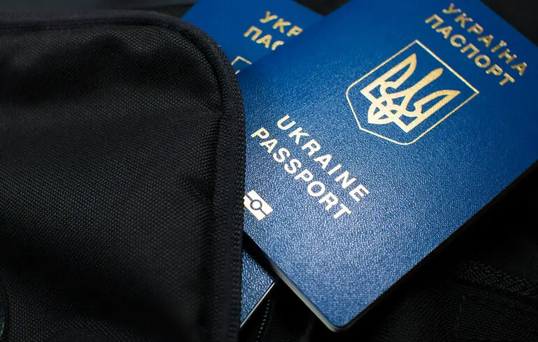 Україна повертає старі правила паспортів - готуйтесь до обміну документів Україна повертає старі правила паспортів - готуйтесь до обміну документів 1