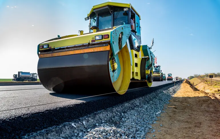 Вибоїн на дорогах може стати в рази менше - асфальт із графеном на 20% міцніший за звичайний - новини науки 1